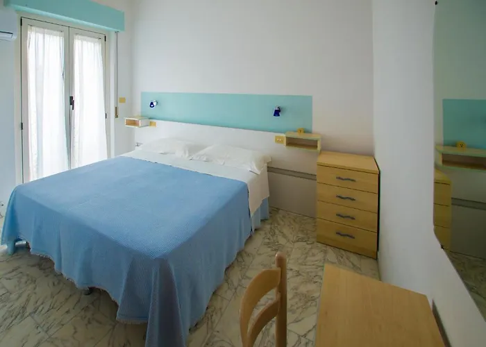 Il Veliero Отель Пинето